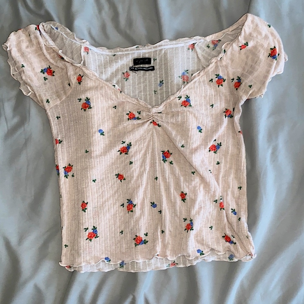 Cutesy pink flowery cropped top